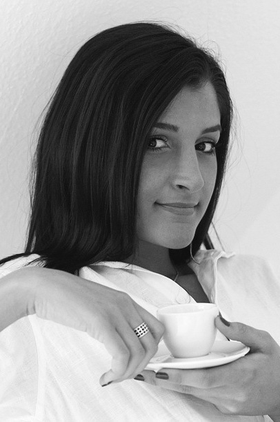 hostess Alexandra, Studium: Konferenzdolmetschen hostess Alexandra, Studium: Konferenzdolmetschen